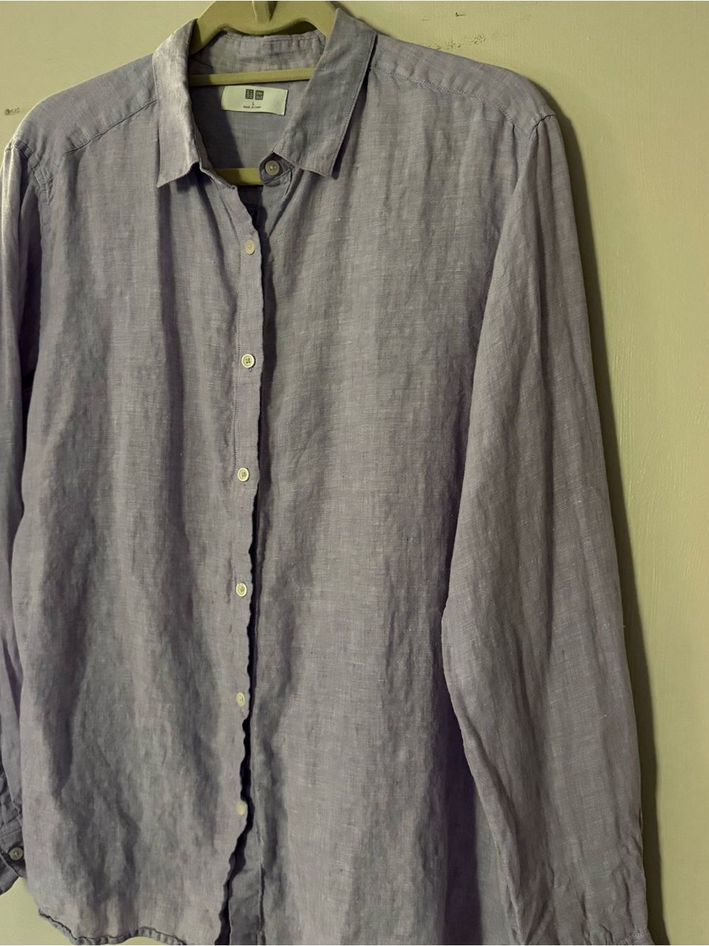 Uniqlo women’s Lavender Button-Down Linen Shirt